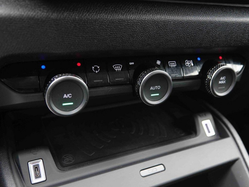 Photo 7 de l'offre de Citroën C4 X PureTech 130 S&S EAT8 Max à 21698€ chez Carlyss automobiles Vitré