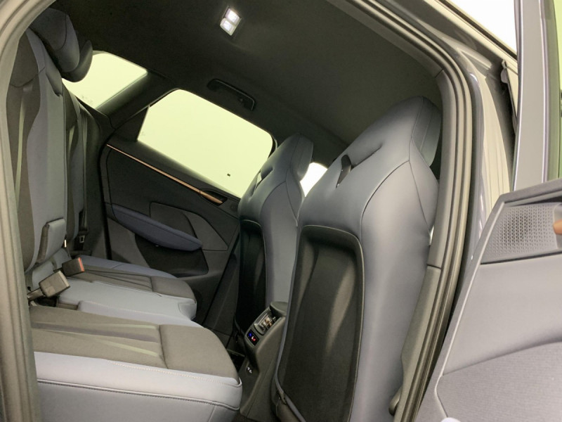 Photo 10 de l'offre de Cupra Terramar 1.5 eHybrid 204 ch DSG6 V à 40998€ chez Carlyss automobiles Vitré