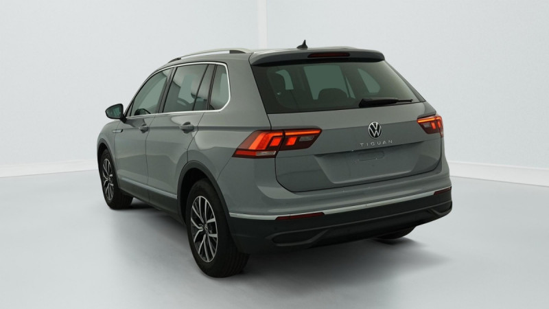 Photo 5 de l'offre de VOLKSWAGEN Tiguan 1.5 TSI 150ch BVM6 Life à 26052€ chez Carlyss automobiles Vitré