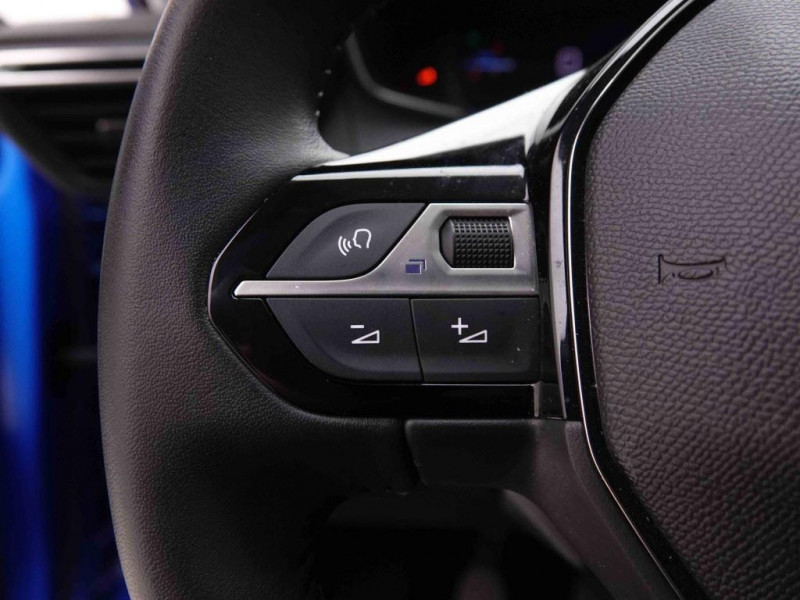 Photo 9 de l'offre de PEUGEOT 208 208 1.2 PURETECH 100CH ALLURE à 19298€ chez Carlyss automobiles Vitré