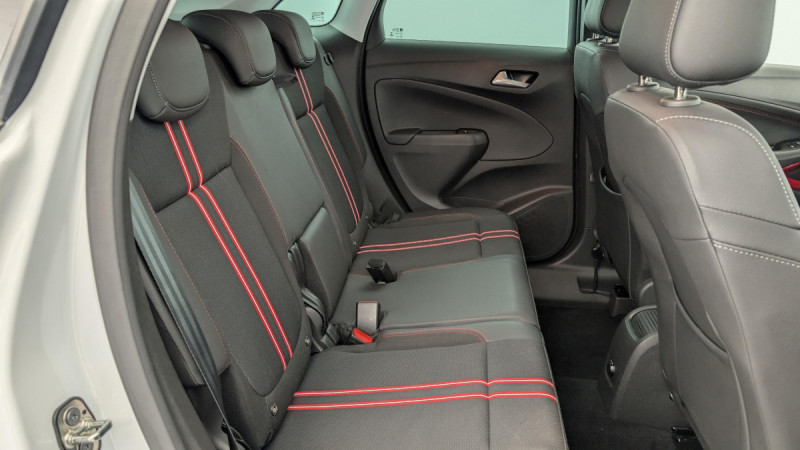 Photo 10 de l'offre de OPEL Crossland 1.2 Turbo 130 ch BVA6 GS Line à 14998€ chez Carlyss automobiles Vitré