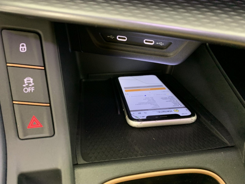 Photo 25 de l'offre de Cupra Terramar 1.5 eHybrid 204 ch DSG6 V à 41998€ chez Carlyss automobiles Vitré