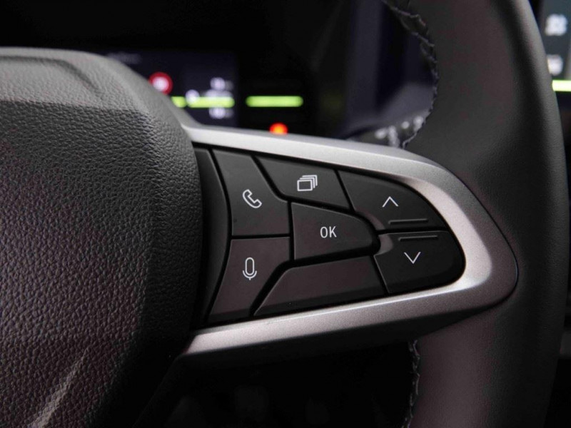 Photo 16 de l'offre de DACIA DUSTER 1.2 Mild Hybrid 130 Journey à 26688€ chez Carlyss automobiles Vitré