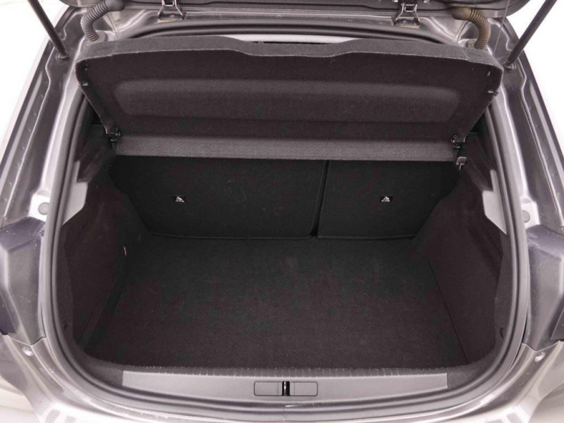 Photo 6 de l'offre de PEUGEOT 208 1.2 T 100 Allure à 17480€ chez Carlyss automobiles Vitré