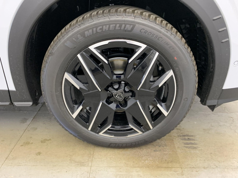 Photo 14 de l'offre de PEUGEOT 3008 Hybrid 145 e-DCS6 GT à 34998€ chez Carlyss automobiles Vitré