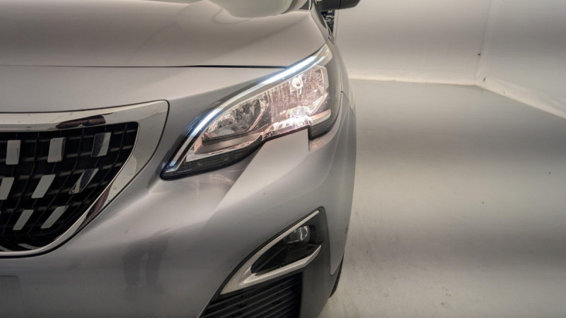Photo 22 de l'offre de PEUGEOT 3008 Puretech 130ch S&S EAT8 Crossway à 11738€ chez Carlyss automobiles Vitré
