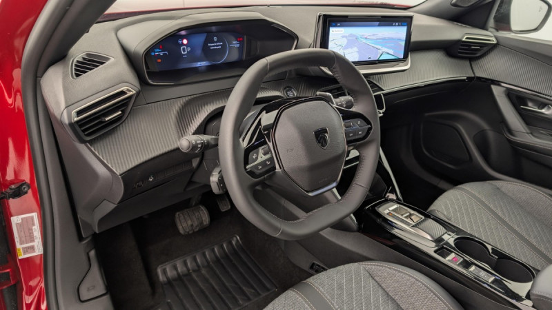 Photo 15 de l'offre de PEUGEOT 2008 Hybrid 136 e-DCS6 Allure à 23628€ chez Carlyss automobiles Vitré