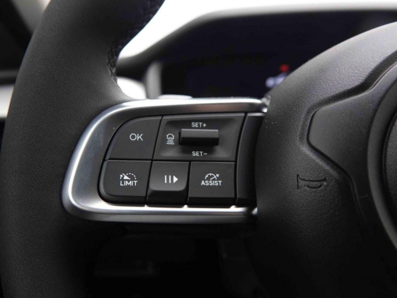 Photo 16 de l'offre de Jeep Avenger 1.2 MHEV 110 DCT6 Altitude à 27502€ chez Carlyss automobiles Vitré