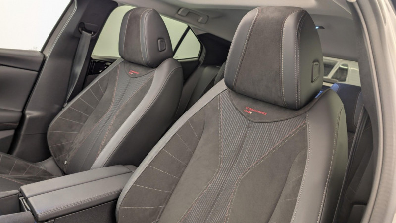 Photo 16 de l'offre de DS DS4 PureTech 130 EAT8 Performance Line+ à 24837€ chez Carlyss automobiles Vitré