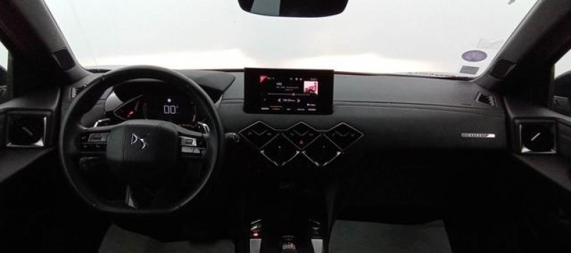 Photo 12 de l'offre de DS DS3 Crossback DS3 Crossback PureTech 155 EAT8 So Chic à 17598€ chez Carlyss automobiles Vitré