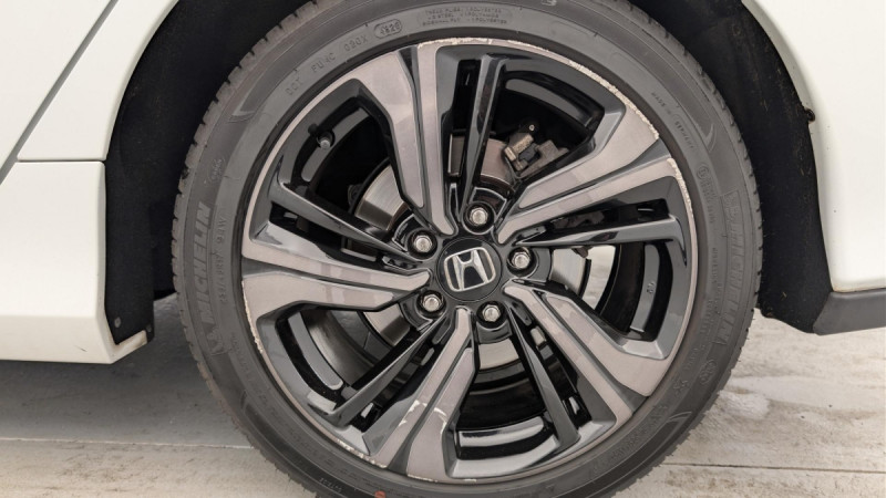 Photo 27 de l'offre de HONDA Civic 2018 CIVIC 1.0 I-VTEC 126 ELEGANCE à 14498€ chez Carlyss automobiles Vitré