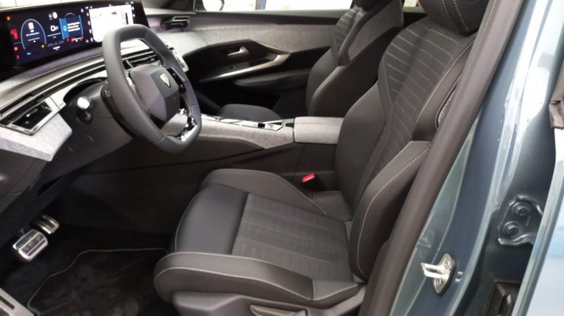 Photo 6 de l'offre de PEUGEOT 3008 Hybrid 136 e-DCS6 GT à 33898€ chez Carlyss automobiles Vitré