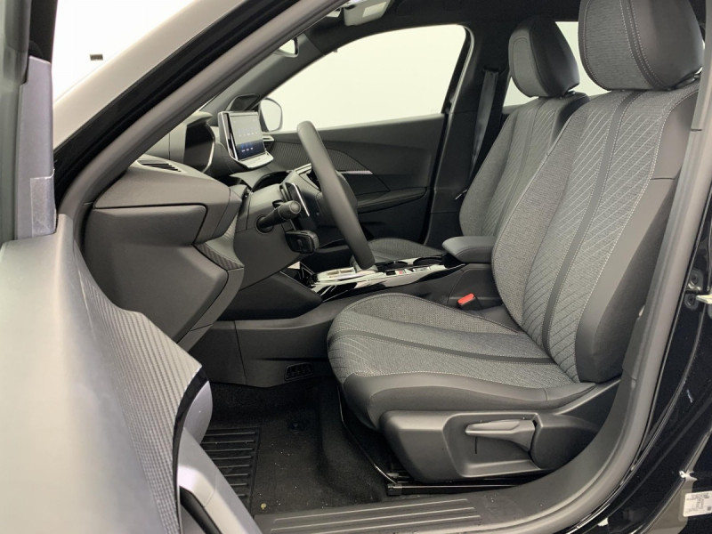 Photo 16 de l'offre de PEUGEOT 2008 Hybrid 145 e-DCS6 Allure à 24998€ chez Carlyss automobiles Vitré