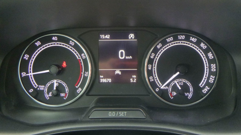 Photo 6 de l'offre de SKODA Fabia Fabia 1.0 MPI 80 ch BVM5 Ambition à 16198€ chez Carlyss automobiles Vitré