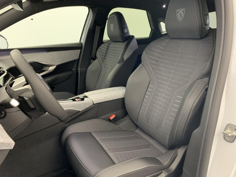 Photo 21 de l'offre de PEUGEOT 3008 Hybrid 145 e-DCS6 GT à 31598€ chez Carlyss automobiles Vitré