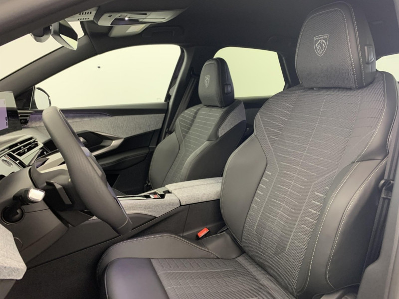 Photo 21 de l'offre de PEUGEOT 3008 Hybrid 145 e-DCS6 GT à 32568€ chez Carlyss automobiles Vitré