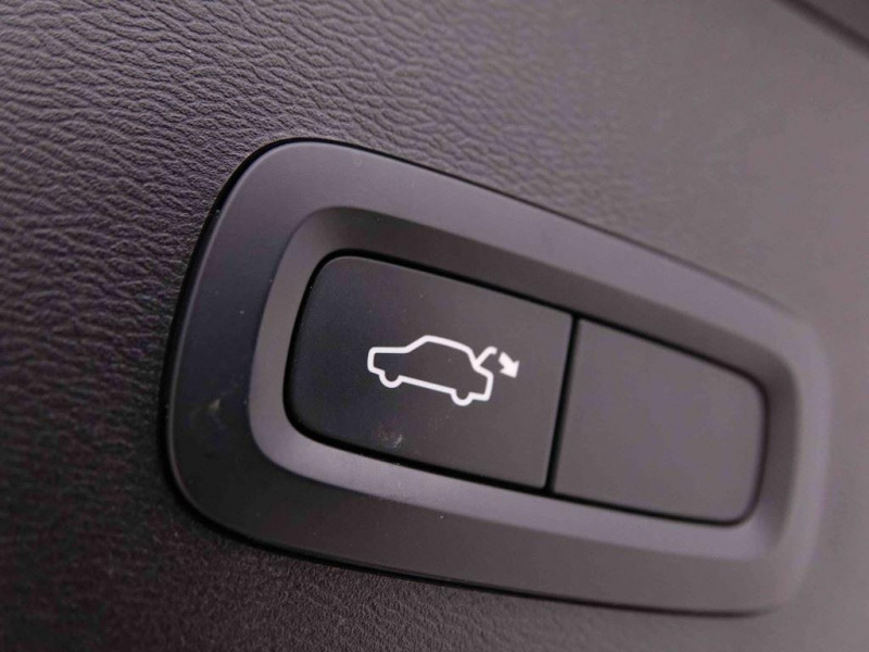 Photo 5 de l'offre de VOLVO XC40 1.5 T5 180 PHEV Momentum Pro à 28702€ chez Carlyss automobiles Vitré