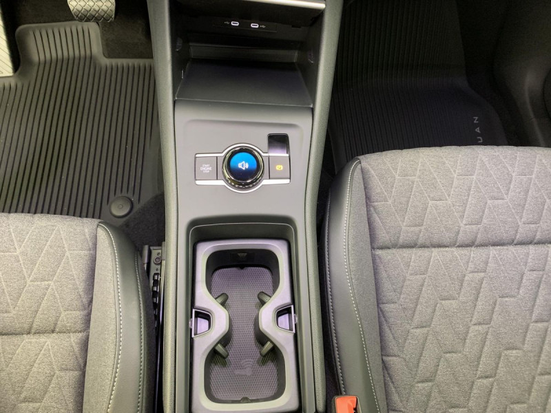 Photo 21 de l'offre de VOLKSWAGEN TIGUAN NOUVEAU 1.5 eTSI 150CV DSG7 LIFE PLUS à 37998€ chez Carlyss automobiles Vitré