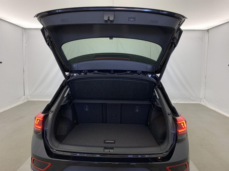 Photo 11 de l'offre de VOLKSWAGEN T-roc 1.5 TSI EVO2 150 Start/Stop DSG7 Style à 30998€ chez Carlyss automobiles Vitré
