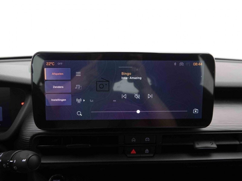 Photo 7 de l'offre de Jeep Avenger 1.2 MHEV 110 DCT6 Longitude à 26522€ chez Carlyss automobiles Vitré