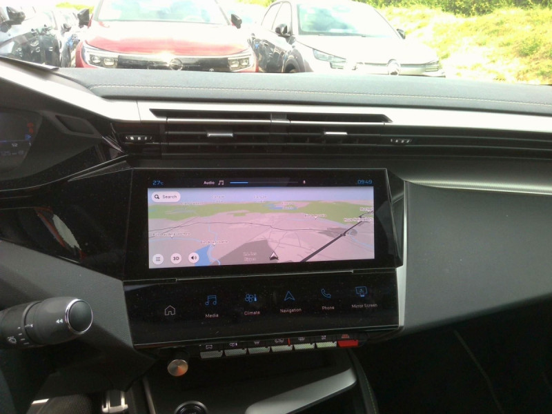 Photo 6 de l'offre de Peugeot 408 Hybrid 136 e-DCS6 GT à 29798€ chez Carlyss automobiles Vitré