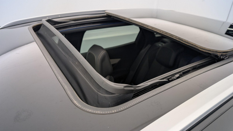 Photo 20 de l'offre de PEUGEOT 3008 Hybrid4 300 e-EAT8 GT à 27370€ chez Carlyss automobiles Vitré