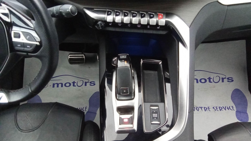 Photo 39 de l'offre de PEUGEOT 5008 PureTech 130ch S&S EAT8 GT Pack à 26598€ chez Carlyss automobiles Vitré