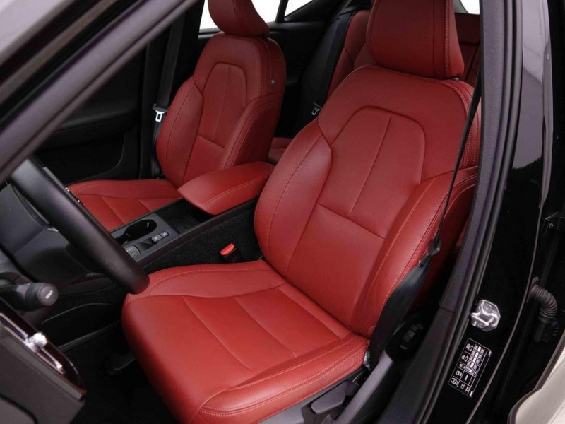 Photo 6 de l'offre de VOLVO XC40 1.5 T5 180 PHEV Momentum Pro à 28702€ chez Carlyss automobiles Vitré