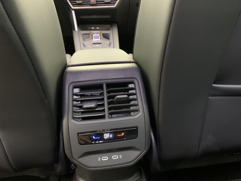 Photo 19 de l'offre de Cupra Terramar 1.5 eHybrid 204 ch DSG6 V à 40998€ chez Carlyss automobiles Vitré