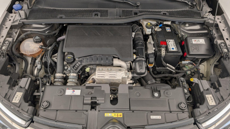 Photo 21 de l'offre de CITROEN C4 PureTech 130 S&S BVM6 Shine à 15514€ chez Carlyss automobiles Vitré