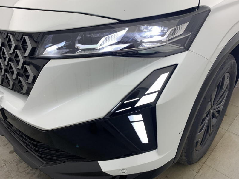 Photo 17 de l'offre de Renault AUSTRAL NOUVEAU FULL HYBRID E-TECH 200 CH EVOLUTION à 31998€ chez Carlyss automobiles Vitré