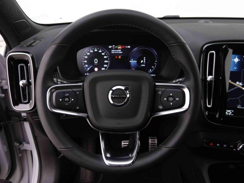 Photo 6 de l'offre de VOLVO XC40 1.5 PHEV T5 262 R-Design à 41565€ chez Carlyss automobiles Vitré