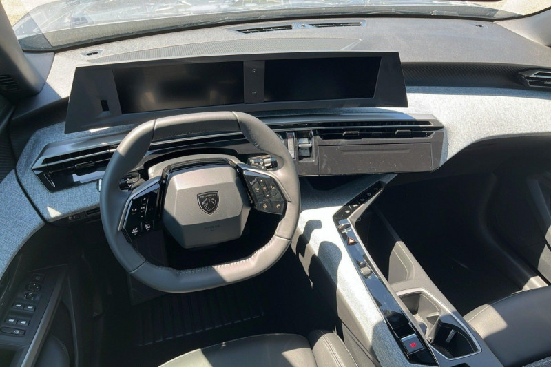 Photo 13 de l'offre de PEUGEOT 3008 Hybrid 145 e-DCS6 Allure à 28998€ chez Carlyss automobiles Vitré