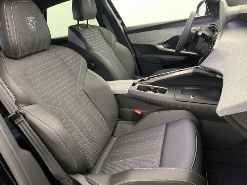 Photo 9 de l'offre de PEUGEOT 3008 Hybrid 145 e-DCS6 GT à 32568€ chez Carlyss automobiles Vitré