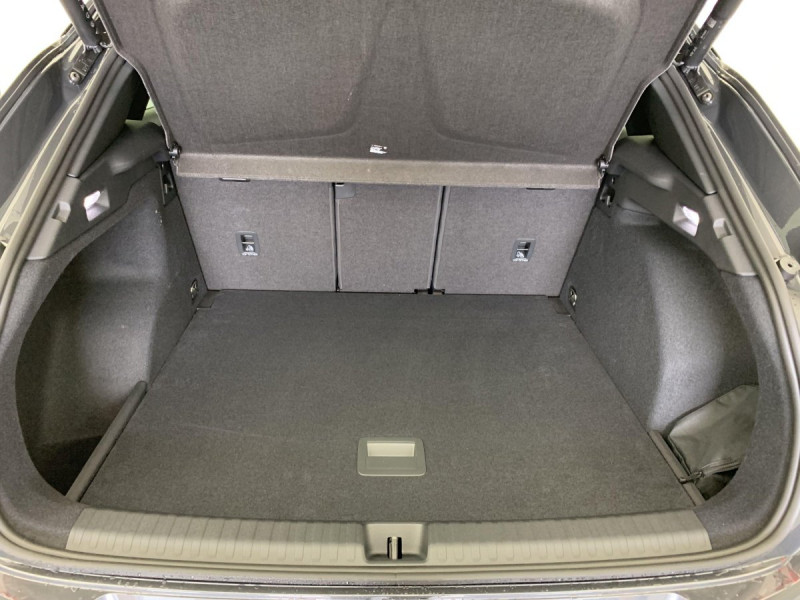 Photo 11 de l'offre de Cupra Terramar 1.5 eTSI Hybrid 150 ch DSG7 V à 35998€ chez Carlyss automobiles Vitré