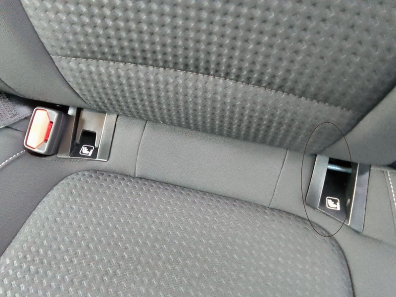 Photo 7 de l'offre de FORD Focus SW Focus SW 1.5 EcoBlue 120 S&S BVA8 Trend Business à 19598€ chez Carlyss automobiles Vitré