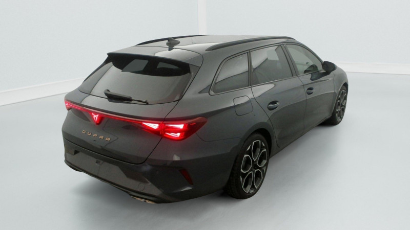 Photo 7 de l'offre de Cupra LEON Sportstourer eHybrid 204 ch DSG6 V à 33498€ chez Carlyss automobiles Vitré