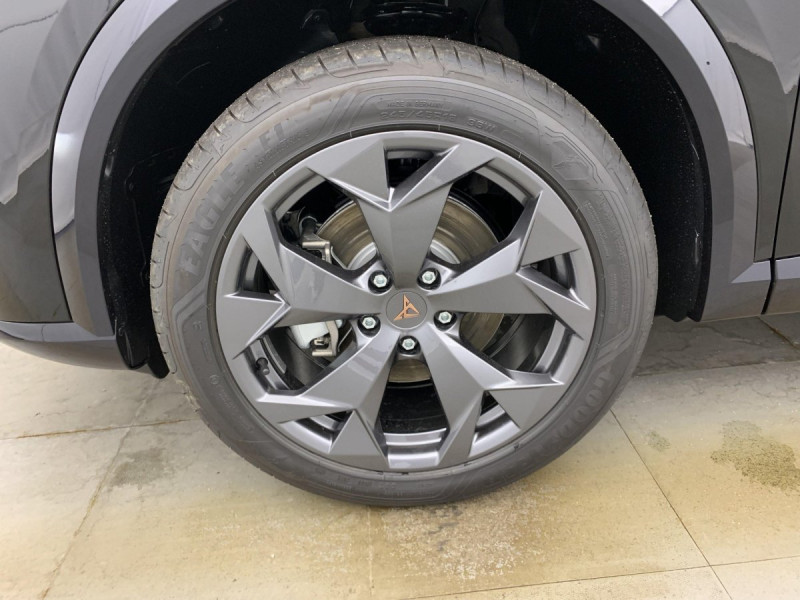 Photo 20 de l'offre de Cupra FORMENTOR NOUVEAU 1.5 ETSI HYBRID 150 CH DSG7 V à 32998€ chez Carlyss automobiles Vitré