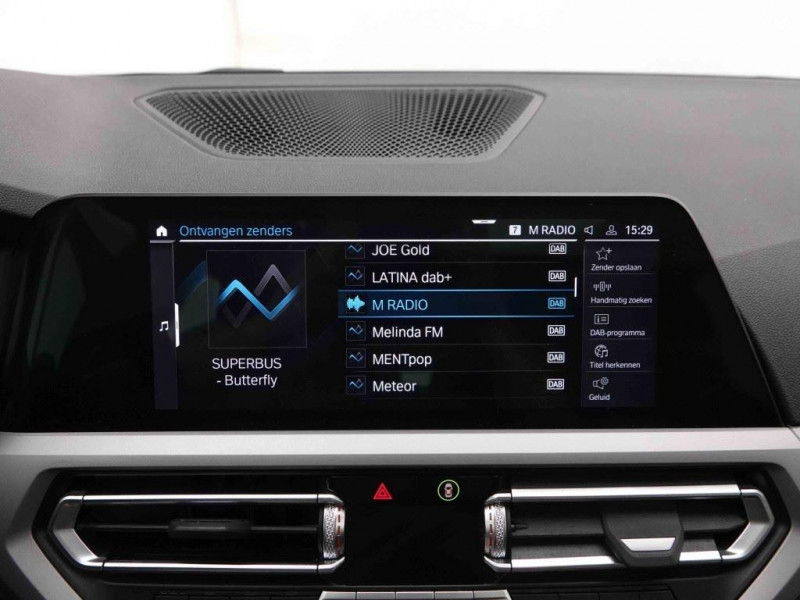 Photo 11 de l'offre de Bmw 3 330e 292 PHEV Touring Sport à 37093€ chez Carlyss automobiles Vitré