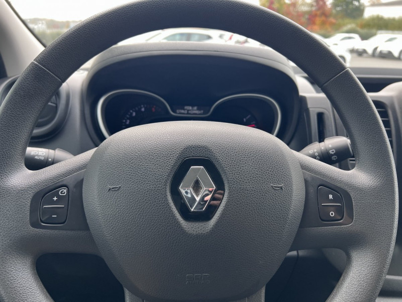Photo 6 de l'offre de Renault Trafic (3) 15408 euros HT NV FG CF L1H1 1200 Energy dCi 145 à 18490€ chez Carlyss automobiles Vitré
