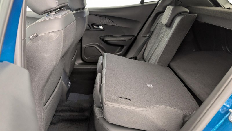 Photo 12 de l'offre de PEUGEOT 2008 Hybrid 136 e-DCS6 Allure à 23883€ chez Carlyss automobiles Vitré