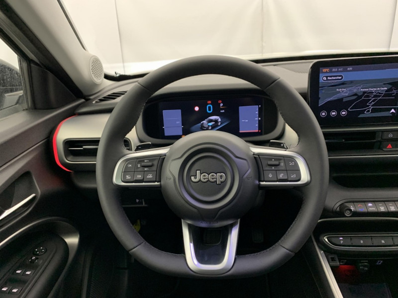 Photo 14 de l'offre de Jeep Avenger 1.2 Turbo T3 110 ch e-Hybrid BVR6 Summit à 27998€ chez Carlyss automobiles Vitré