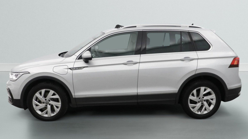 Photo 4 de l'offre de VOLKSWAGEN Tiguan Tiguan 1.4 eHybrid 245ch DSG6 Elegance Exclusive à 34598€ chez Carlyss automobiles Vitré