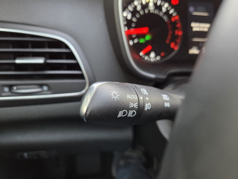 Photo 23 de l'offre de Renault Mégane Berline (4) Business TCe 115 FAP -21N à 16290€ chez Carlyss automobiles Vitré