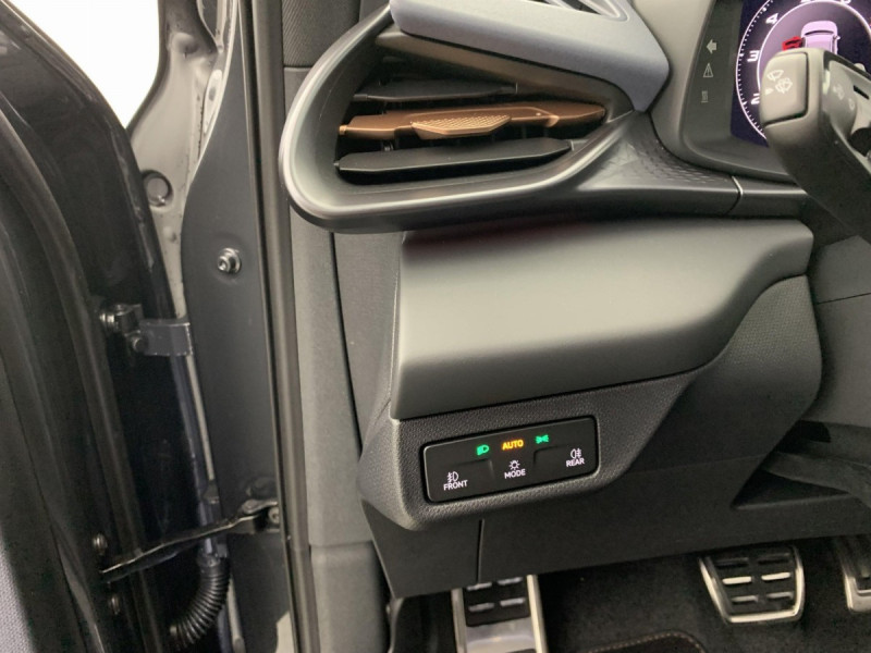 Photo 21 de l'offre de Cupra Terramar 1.5 eHybrid 204 ch DSG6 V à 40998€ chez Carlyss automobiles Vitré