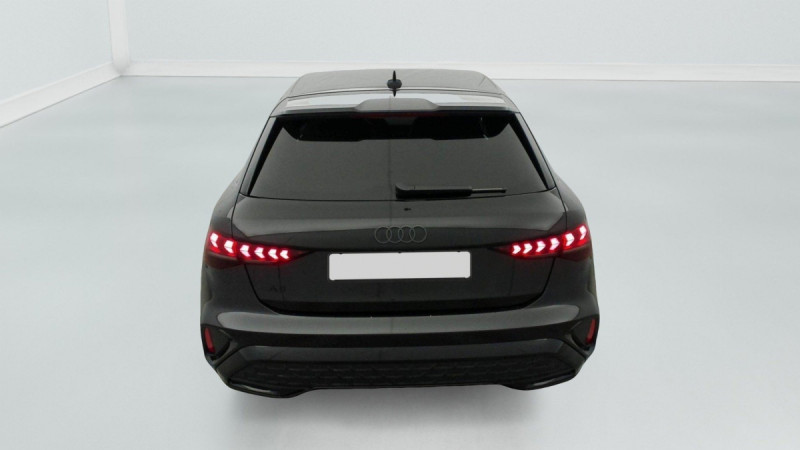 Photo 7 de l'offre de AUDI A3 SPORTBACK NOUVELLE 45 TFSI E HYBRIDE RECHARGEABLE 272 S TRONIC 6 S LINE à 43998€ chez Carlyss automobiles Vitré