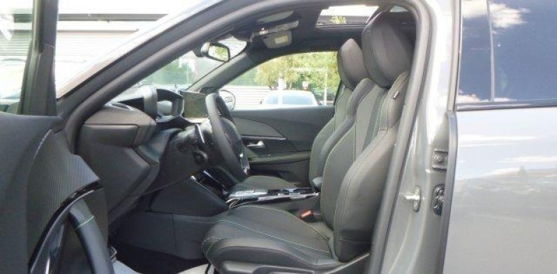 Photo 7 de l'offre de PEUGEOT 2008 Hybrid 145 e-DCS6 GT à 28998€ chez Carlyss automobiles Vitré