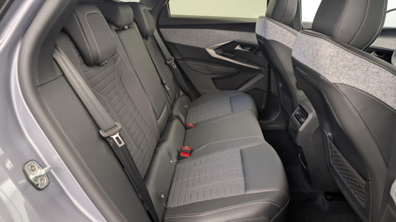 Photo 10 de l'offre de PEUGEOT 3008 Hybrid 145 e-DCS6 GT à 34998€ chez Carlyss automobiles Vitré