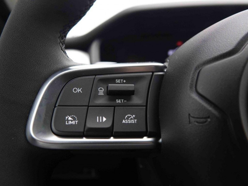 Photo 16 de l'offre de Jeep Avenger 1.2 MHEV 110 DCT6 Altitude à 27502€ chez Carlyss automobiles Vitré