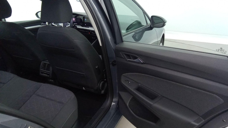Photo 8 de l'offre de VOLKSWAGEN GOLF Golf 1.0 eTSI OPF 110 DSG7 Life à 26608€ chez Carlyss automobiles Vitré